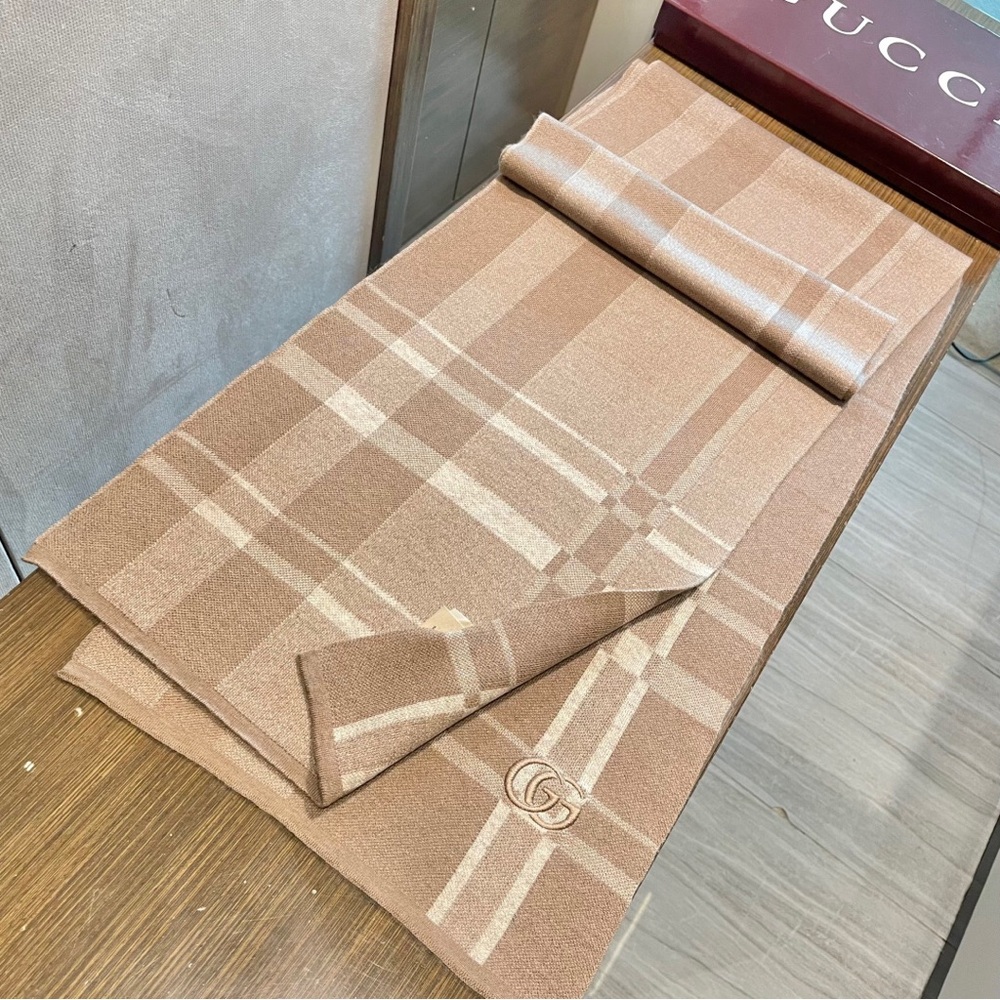 Gucci Tan Plaid Scarf - Picture 4 of 5